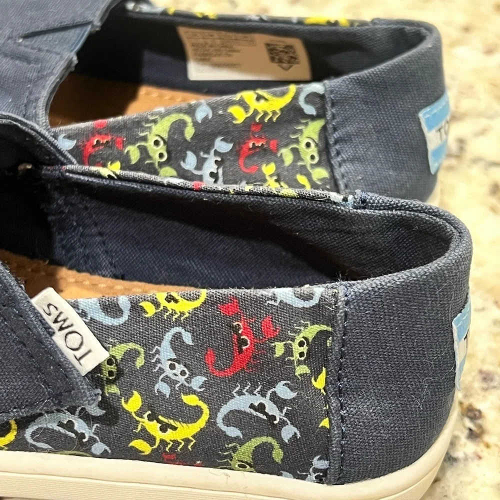TOMS Navy Scorpion Print